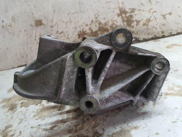 bontott FORD FOCUS I Motor Tartó Bak (Fém)