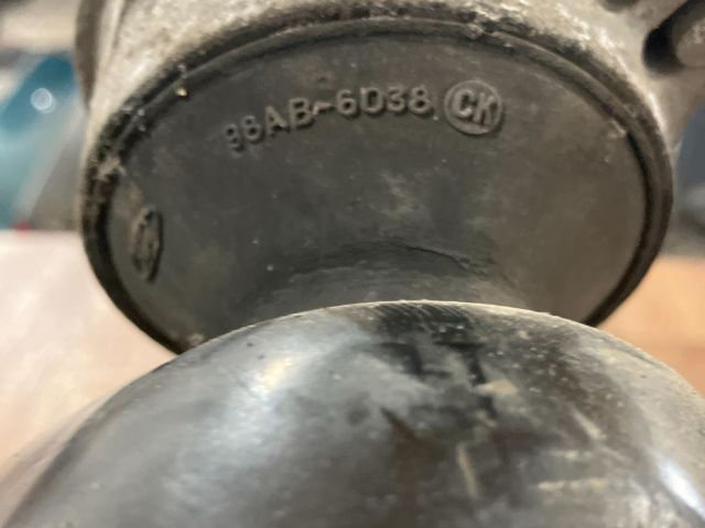 bontott FORD FOCUS I Motor Tartó Bak Jobb