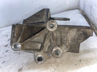 bontott FORD FOCUS I Motor Tartó Bak Jobb