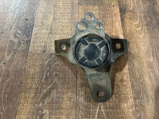 bontott FORD FOCUS I Motor Tartó Bak Jobb