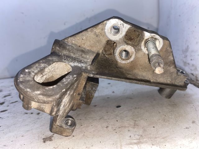 bontott FORD FOCUS I Motor Tartó Bak Jobb