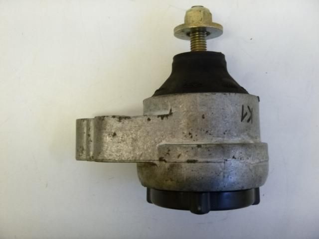 bontott FORD FOCUS I Motor Tartó Bak Jobb