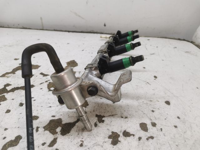 bontott FORD FOCUS I Porlasztó Sor / Híd