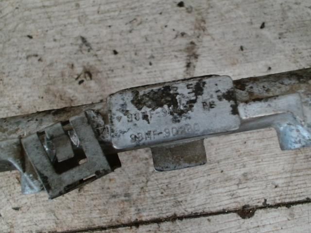 bontott FORD FOCUS I Porlasztó Sor / Híd