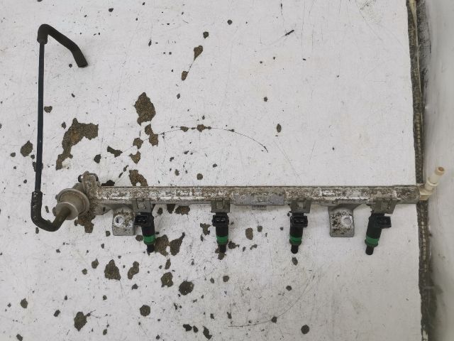 bontott FORD FOCUS I Porlasztó Sor / Híd