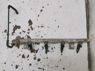 bontott FORD FOCUS I Porlasztó Sor / Híd