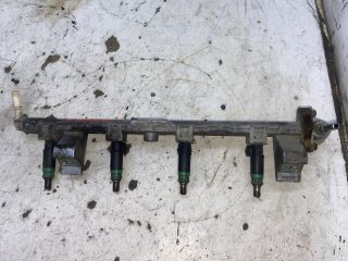 bontott FORD FOCUS I Porlasztó Sor / Híd