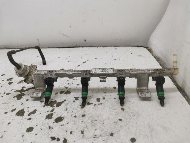 bontott FORD FOCUS I Porlasztó Sor / Híd