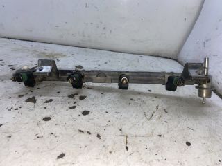 bontott FORD FOCUS I Porlasztó Sor / Híd