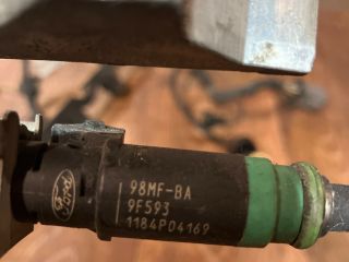 bontott FORD FOCUS I Porlasztó Sor / Híd