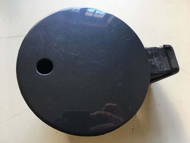 bontott FORD FOCUS I Tanksapka