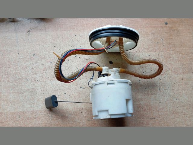 bontott FORD FOCUS I Üzemanyag Szivattyú