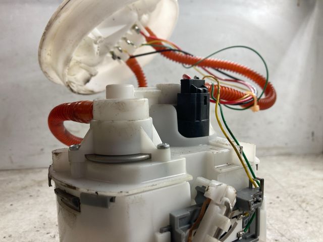 bontott FORD FOCUS I Üzemanyag Szivattyú