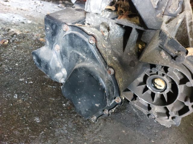 bontott FORD FOCUS I Váltó (Mechanikus)