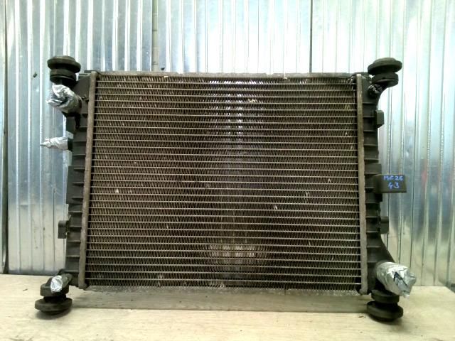 bontott FORD FOCUS I Vízhűtő Radiátor (Nem klímás)