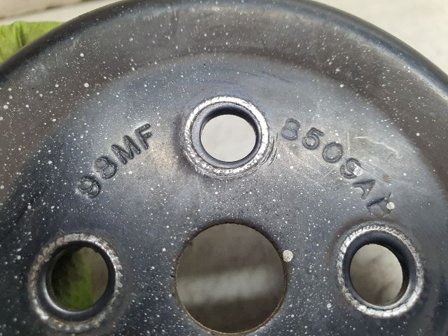 bontott FORD FOCUS I Vízpumpa Szíjtárcsa