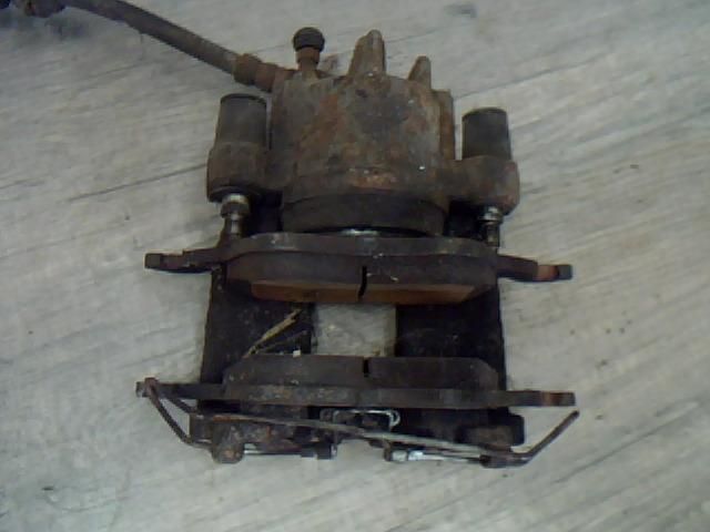 bontott FORD FOCUS I Bal első Féknyereg Munkahengerrel