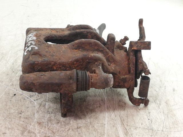 bontott FORD FOCUS I Bal hátsó Féknyereg Munkahengerrel