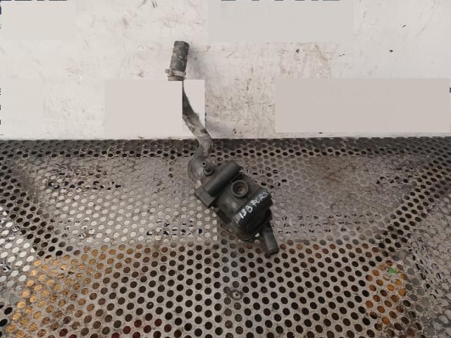 bontott FORD FOCUS I Hengerfej Vízkivezető