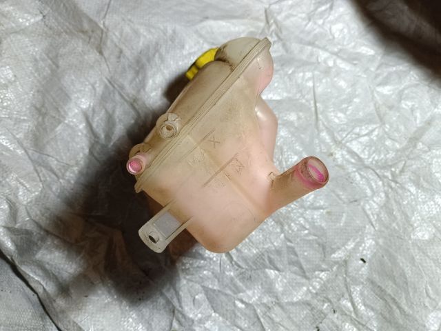 bontott FORD FOCUS I Kiegyenlítő Tartály