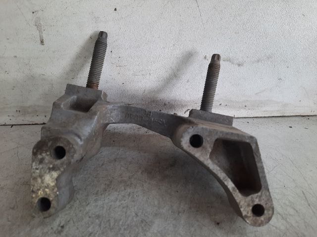 bontott FORD FOCUS I Motor Tartó Bak Jobb