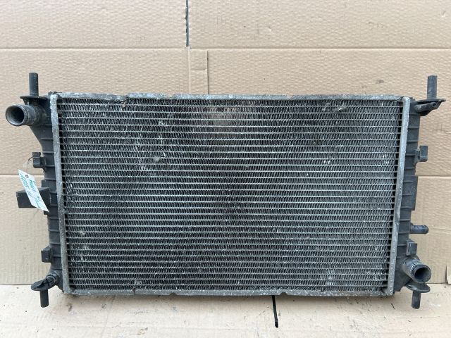 bontott FORD FOCUS I Vízhűtő Radiátor (Klímás)