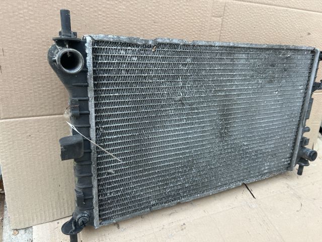 bontott FORD FOCUS I Vízhűtő Radiátor (Klímás)