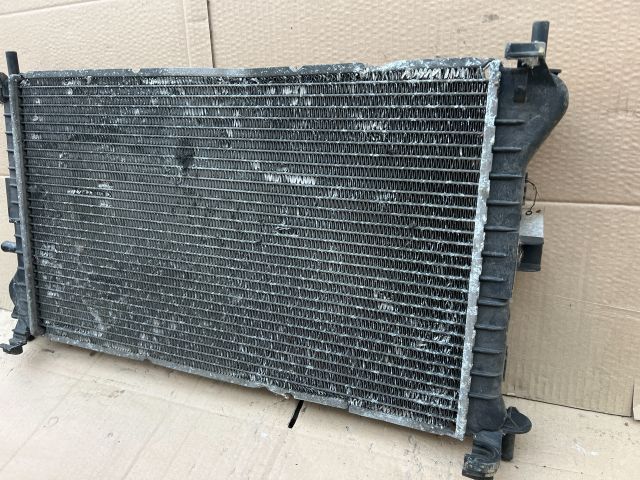 bontott FORD FOCUS I Vízhűtő Radiátor (Klímás)