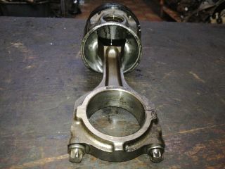 bontott FORD FOCUS I Dugattyú és Hajtókar