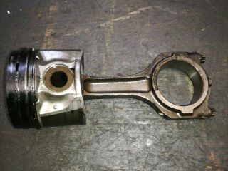 bontott FORD FOCUS I Dugattyú és Hajtókar