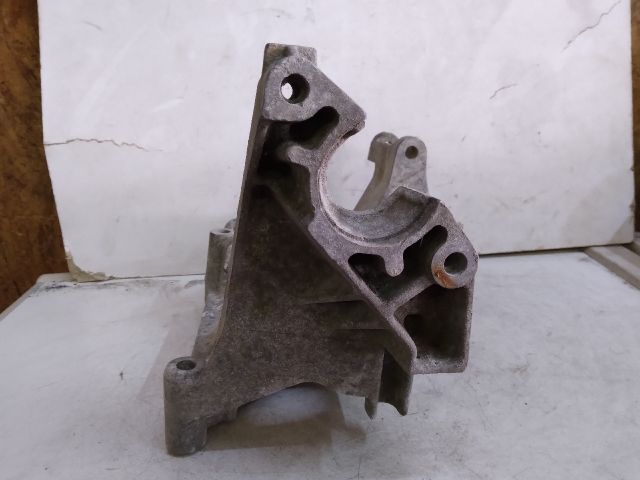 bontott FORD FOCUS I Generátor Tartó Bak