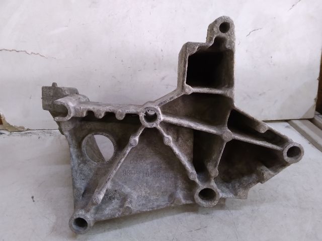 bontott FORD FOCUS I Generátor Tartó Bak