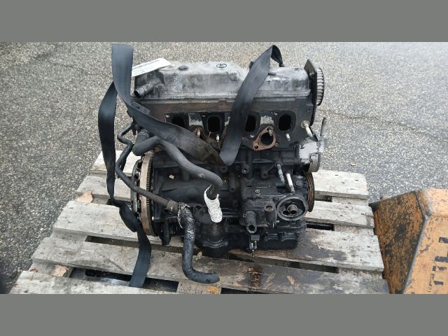 bontott FORD FOCUS I Motor (Fűzött blokk hengerfejjel)