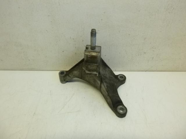 bontott FORD FOCUS I Váltó Tartó Bak (Pozíciófüggetlen)