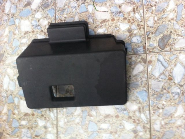 bontott FORD FOCUS I Akkumulátor Fedél