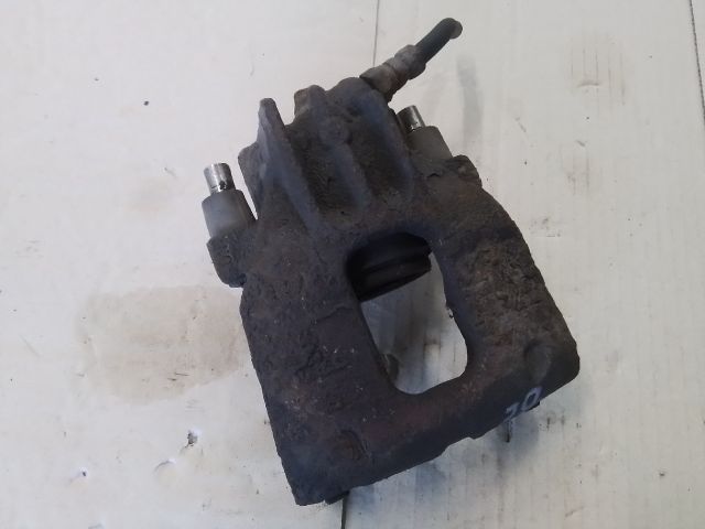 bontott FORD FOCUS I Bal első Féknyereg Munkahengerrel