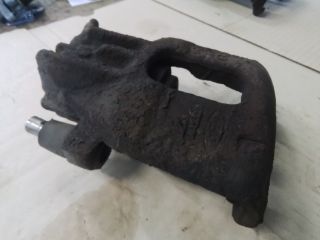 bontott FORD FOCUS I Bal első Féknyereg Munkahengerrel