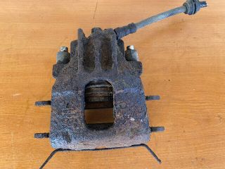 bontott FORD FOCUS I Bal első Féknyereg Munkahengerrel