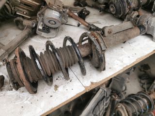 bontott FORD FOCUS I Bal első Gólyaláb (Lengécsillapító, Rugó)