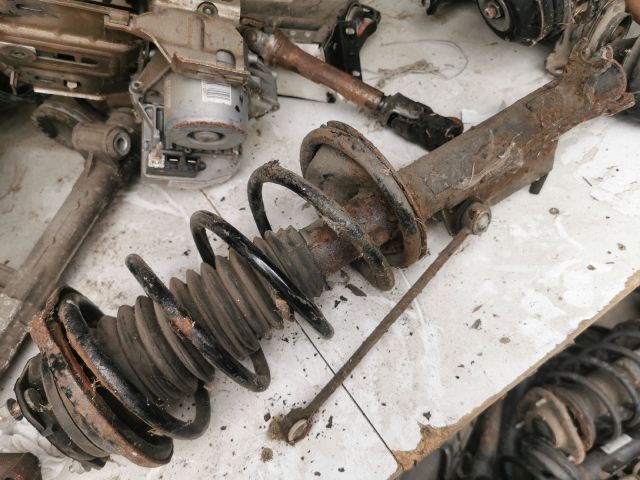 bontott FORD FOCUS I Bal első Gólyaláb (Lengécsillapító, Rugó)