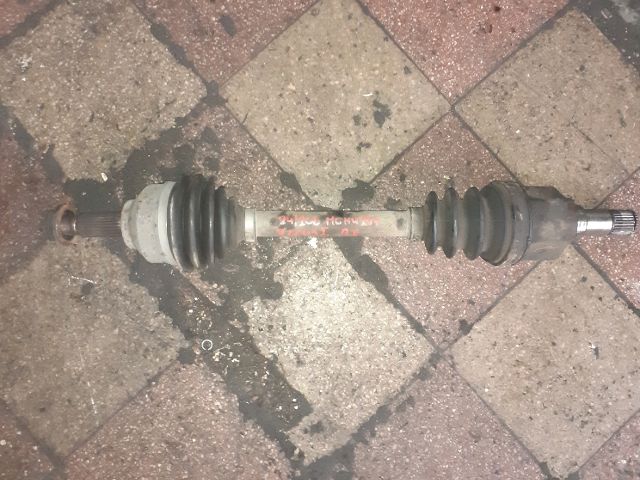 bontott FORD FOCUS I Bal Féltengely