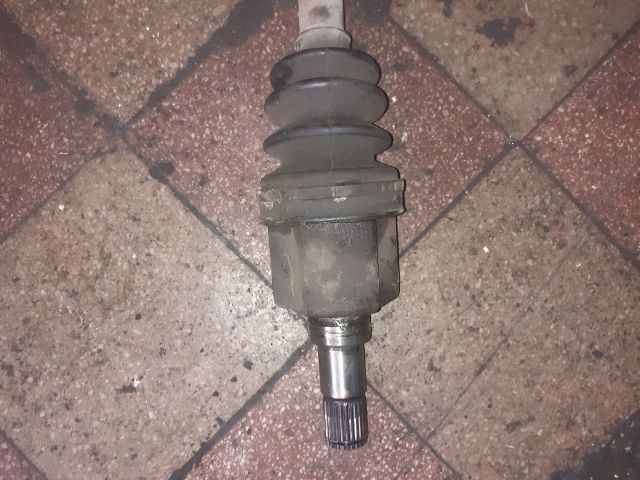 bontott FORD FOCUS I Bal Féltengely