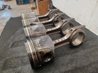 bontott FORD FOCUS I Dugattyú