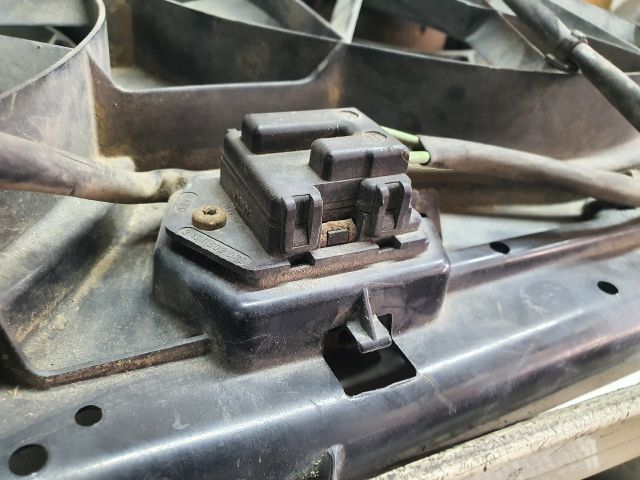 bontott FORD FOCUS I Hűtőventilátor