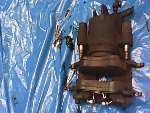 bontott FORD FOCUS I Jobb első Féknyereg Munkahengerrel