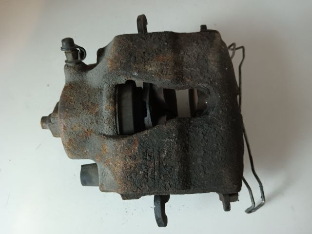 bontott FORD FOCUS I Jobb első Féknyereg Munkahengerrel