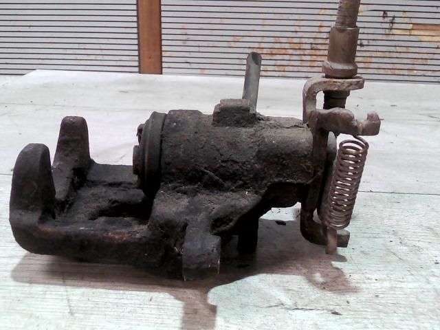 bontott FORD FOCUS I Jobb hátsó Féknyereg Munkahengerrel