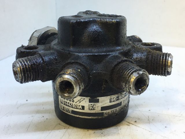 bontott FORD FOCUS I Közösnyomócső