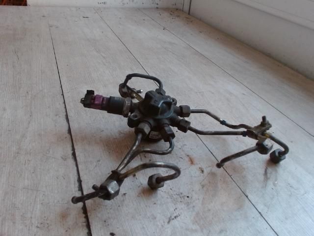 bontott FORD FOCUS I Közösnyomócső