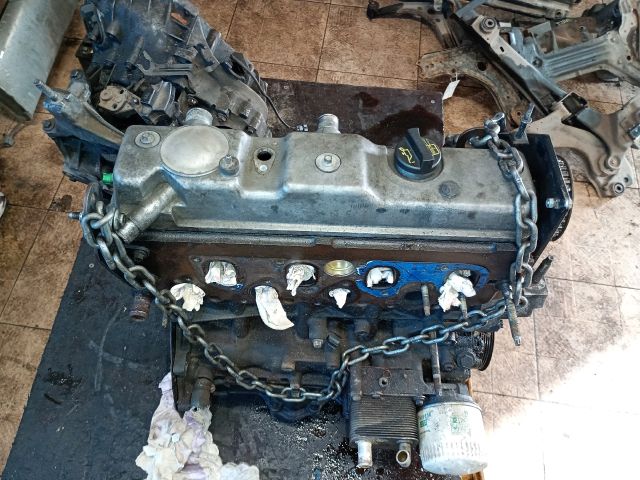 bontott FORD FOCUS I Motor (Fűzött blokk hengerfejjel)